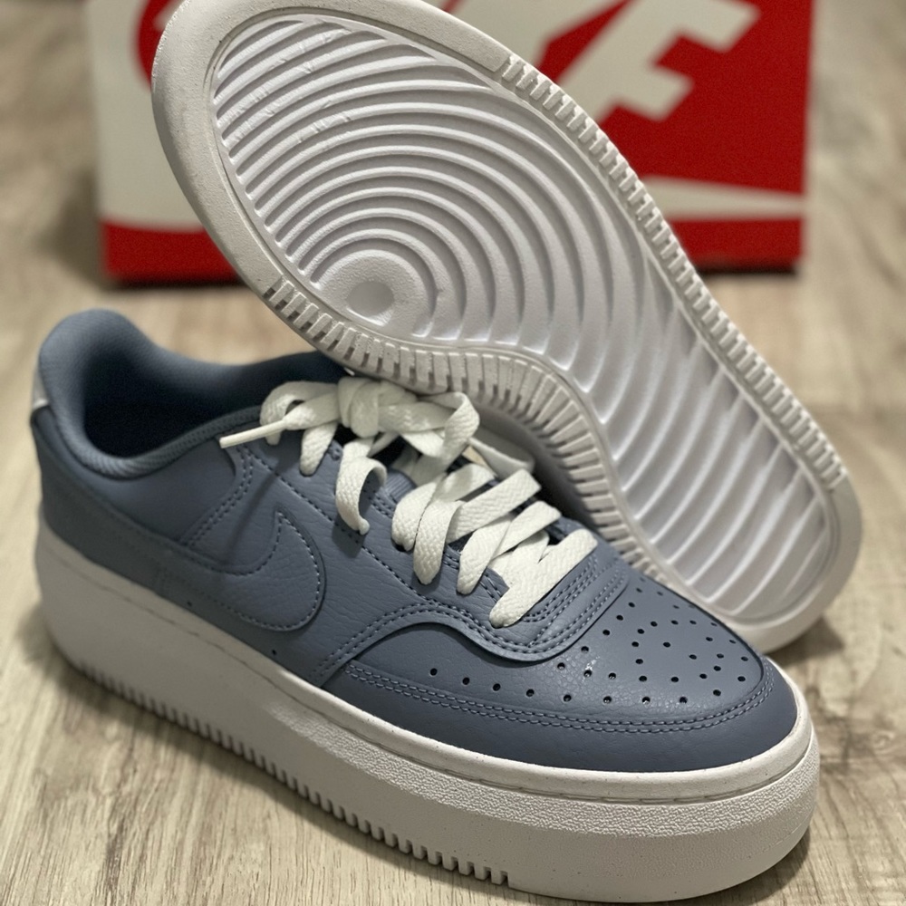 Nike court vision altha size 9.5W